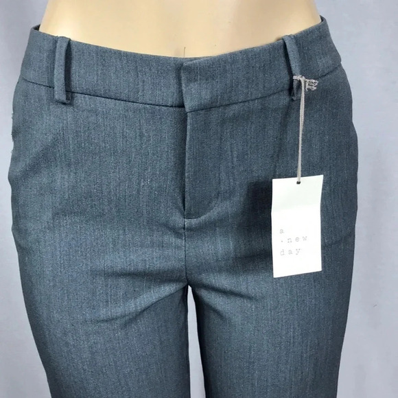A new day dress pants grey size 6 new with tags has spots on leg - Picture 2 of 5